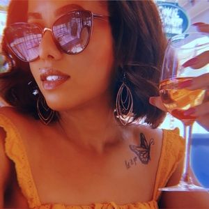 Meet your Posher, Vanessa